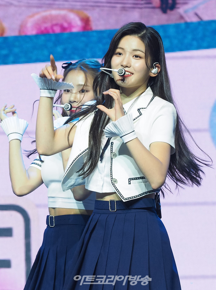 첫사랑(CSR) 첫 번째 미니앨범 'Sequence : 7272(시퀀스 : 7272)' 발매 기념 쇼케이스(수아,시현) 2022.07.27 사진 ⓒ아트코리아방송 이용선 기자​