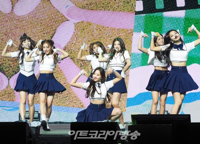 첫사랑(CSR) 첫 번째 미니앨범 'Sequence : 7272(시퀀스 : 7272)' 발매 기념 쇼케이스(금희, 서연, 수아, 두나, 예함, 유나, 시현) 2022.07.27 사진 ⓒ아트코리아방송 이용선 기자​