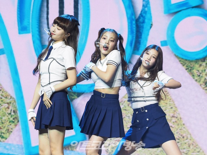 첫사랑(CSR) 첫 번째 미니앨범 'Sequence : 7272(시퀀스 : 7272)' 발매 기념 쇼케이스(금희, 서연, 시현) 2022.07.27 사진 ⓒ아트코리아방송 이용선 기자​