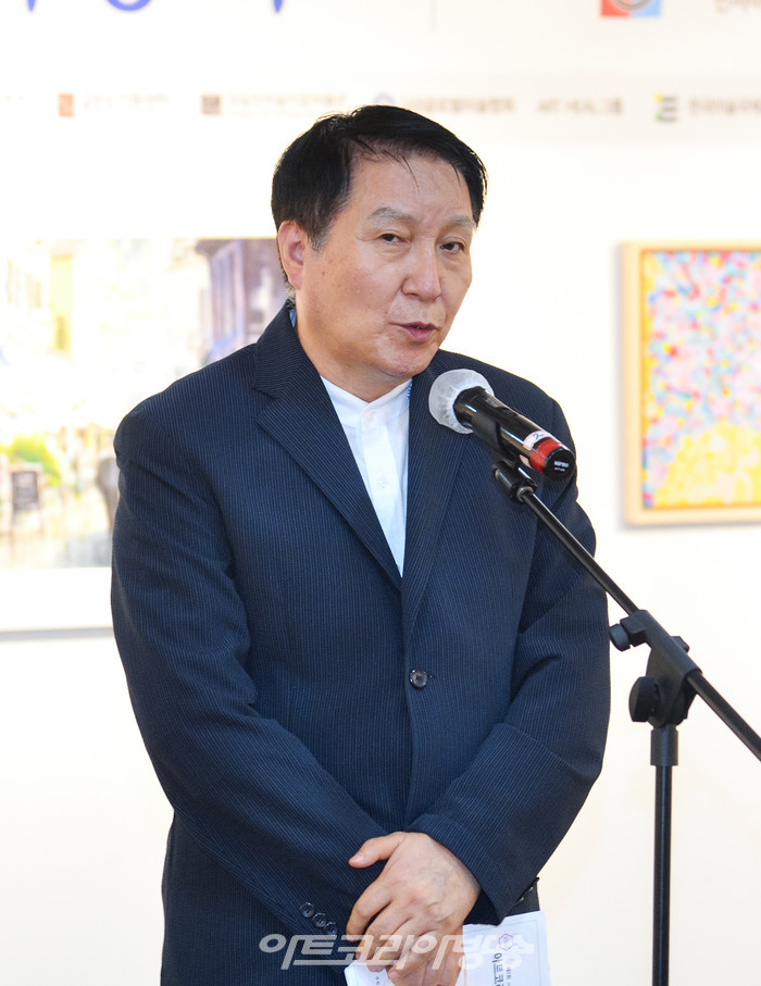 '제1회 아트코리아 미술대전' 시상식(제1회 아트코리아 미술대전 김종근 심사위원장) 2022.08.03 사진 ⓒ아트코리아방송 이용선 기자​