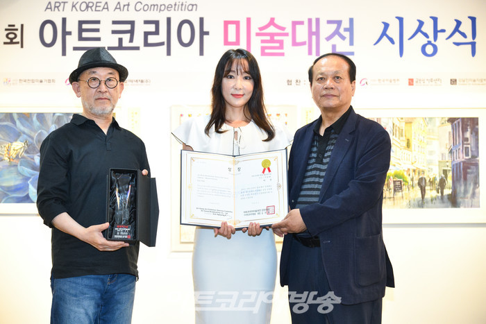 제1회 아트코리아 미술대전 청년작가상(이선-서양화 부문) 2022.08.03 사진 ⓒ아트코리아방송 이용선 기자​