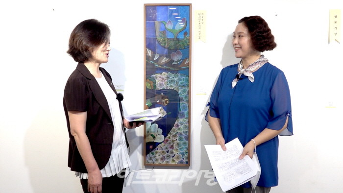 아트코리아방송 김종숙 기자(뉴저지 지회장)와 송현숙 작가