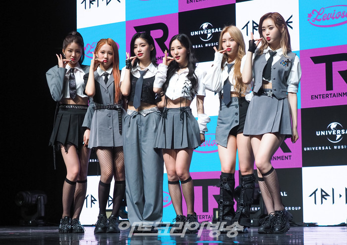 트라이비 세 번째 싱글 '레비오사(LEVIOSA)' 발매 기념 쇼케이스(사진 왼쪽부터 켈리, 지아, 현빈, 송선, 소은, 미레) 2022.08.09 사진  ⓒ아트코리아방송 이용선 기자​