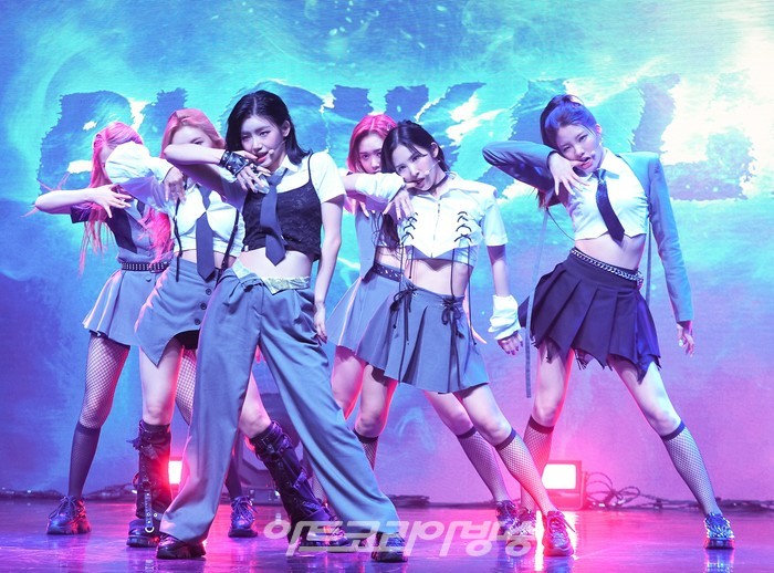 트라이비 세 번째 싱글 '레비오사(LEVIOSA)' 발매 기념 쇼케이스(켈리, 지아, 현빈, 송선, 소은, 미레) 2022.08.09 사진 ⓒ아트코리아방송 이용선 기자​