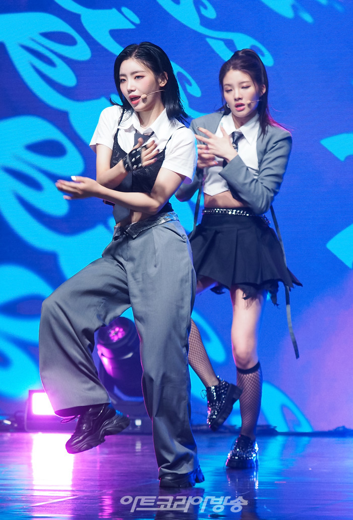 트라이비 세 번째 싱글 '레비오사(LEVIOSA)' 발매 기념 쇼케이스(켈리, 현빈) 2022.08.09 사진 ⓒ아트코리아방송 이용선 기자​