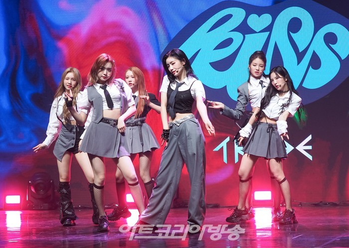 트라이비 세 번째 싱글 '레비오사(LEVIOSA)' 발매 기념 쇼케이스(켈리, 지아, 현빈, 송선, 소은, 미레) 2022.08.09 사진 ⓒ아트코리아방송 이용선 기자​