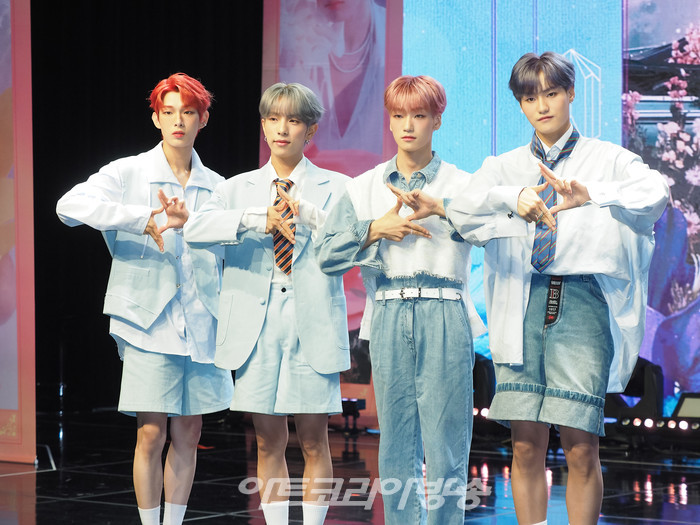 루미너스 첫 번째 정규앨범 '루미너스 인 원더랜드(LUMINOUS in WONDERLAND)' 발매 기념 쇼케이스(사진 왼쪽부터 스티븐, 수일, 영빈, 우빈) 2022.08.17 사진  ⓒ아트코리아방송 이용선 기자​