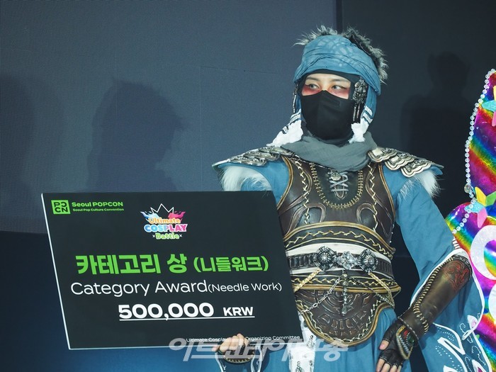 '2022 서울 팝콘' 알티메이트 코스플레이 배틀 시상식 (카테고리상(니들워크) 김리호(Liho Kim) 2022.08.28 사진 ⓒ아트코리아방송 이용선 기자​