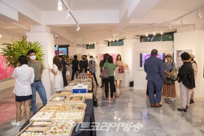 한국예총 이범헌 회장 개인전 '꽃춤 II'