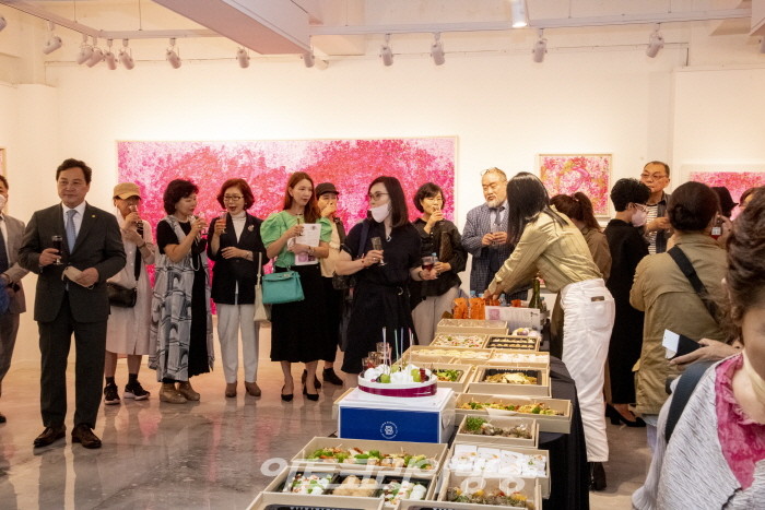 한국예총 이범헌 회장 개인전 '꽃춤 II'