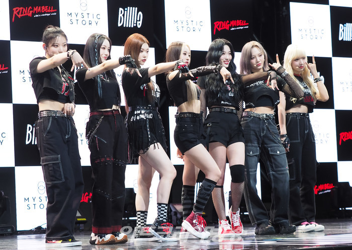 빌리(Billie) 세 번째 미니앨범 '더 빌리지 오브 퍼셉션: 챕터 투(the Billage of perception: chapter two)' 발매 기념 쇼케이스(시윤, 수현, 츠키, 션, 하람, 문수아, 하루나) 2022.08.31 사진 ⓒ아트코리아방송 이용선 기자