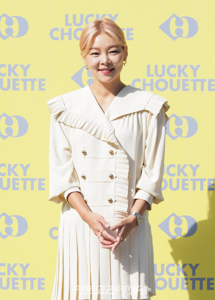 럭키슈에뜨(LUCKY CHOUETTE) 오픈 10주년 포토행사(모델 송해나) 2022.09.01 사진 ⓒ아트코리아방송 이용선 기자
