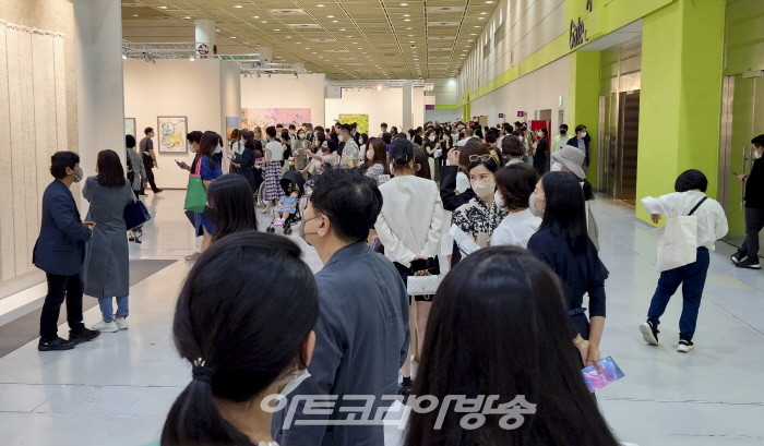 2022 FRIEZE SEOUL FAIR 코엑스 전시장