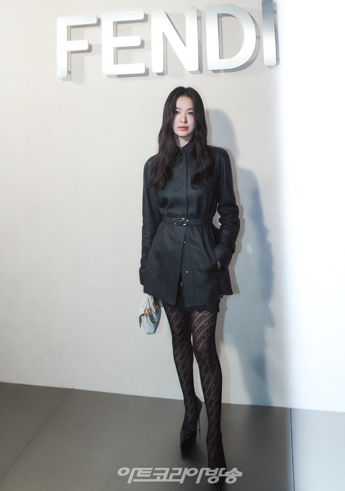 펜디(FENDI) 바게트(Baguette) 백 25주년 기념 패션쇼(송혜교) 제공 펜디