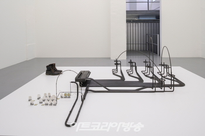 마크 맨더스-완성된 문장