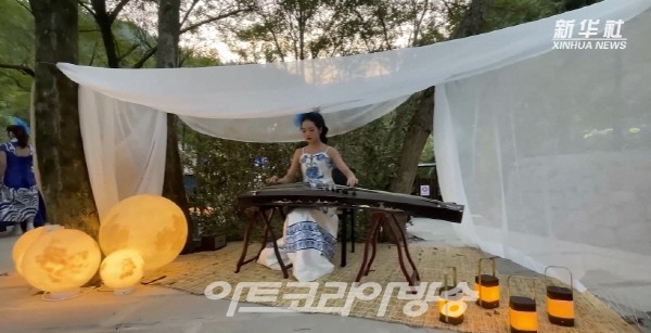 Xinhua Silk Road '국제 도예전시회, 징더전에서 개최'