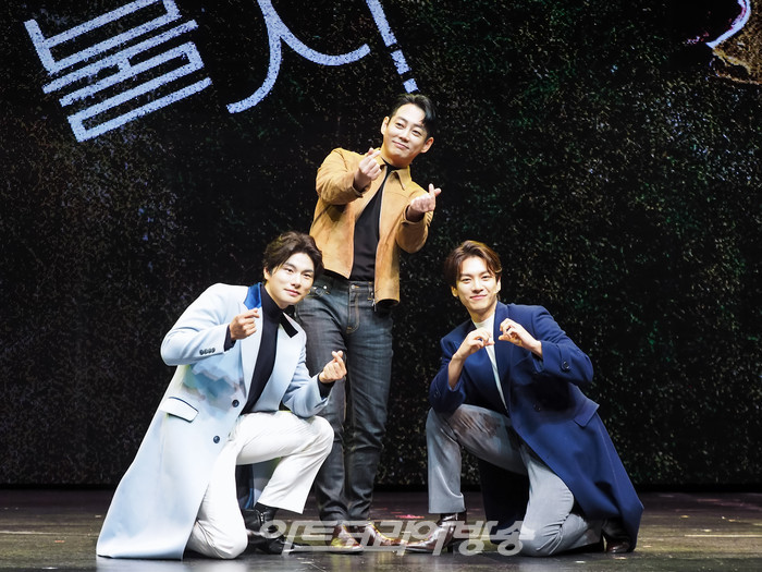 뮤지컬 '사랑의 불시착' 프레스콜(구승준 역 이이경, 테이, 한승윤) 2022.09.20 사진 ⓒ아트코리아방송 이용선 기자