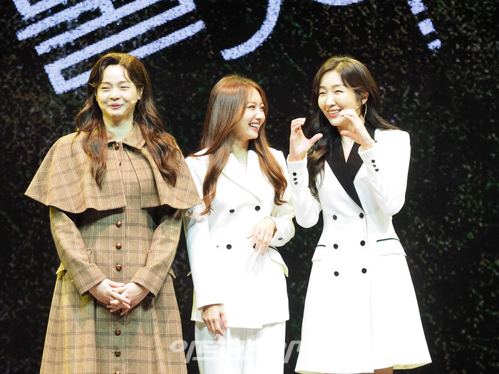 뮤지컬 '사랑의 불시착' 프레스콜(윤세리 역 나하나, 임혜령, 김려원) 2022.09.20 사진 ⓒ아트코리아방송 이용선 기자