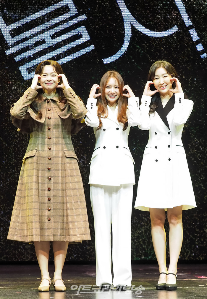 뮤지컬 '사랑의 불시착' 프레스콜(윤세리 역 나하나, 임혜령, 김려원) 2022.09.20 사진 ⓒ아트코리아방송 이용선 기자