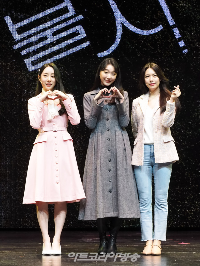 뮤지컬 '사랑의 불시착' 프레스콜(서단 역 유연정, 김이후, 송주희) 2022.09.20 사진 ⓒ아트코리아방송 이용선 기자