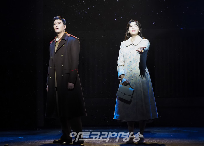 뮤지컬 '사랑의 불시착' 프레스콜(윤세리 역 나하나, 리정혁 이장우) 2022.09.20 사진 ⓒ아트코리아방송 이용선 기자