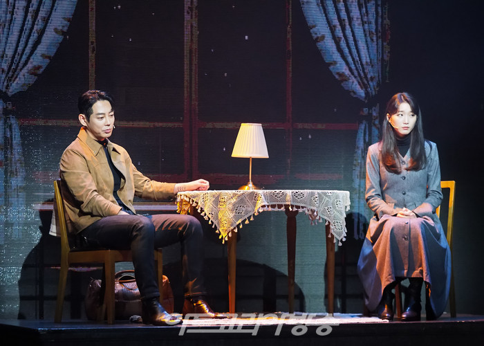 뮤지컬 '사랑의 불시착' 프레스콜(구승준 역 테이, 서단 역 김이후) 2022.09.20 사진 ⓒ아트코리아방송 이용선 기자