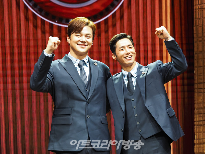 뮤지컬 '인간의 법정' 프레스콜(변호사 호윤표 역 임병근, 오종혁) 2022.10.06 사진 ⓒ아트코리아방송 이용선 기자