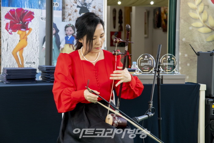 한나라 해금연주(해금나라 국악학원 원장) 축하무대