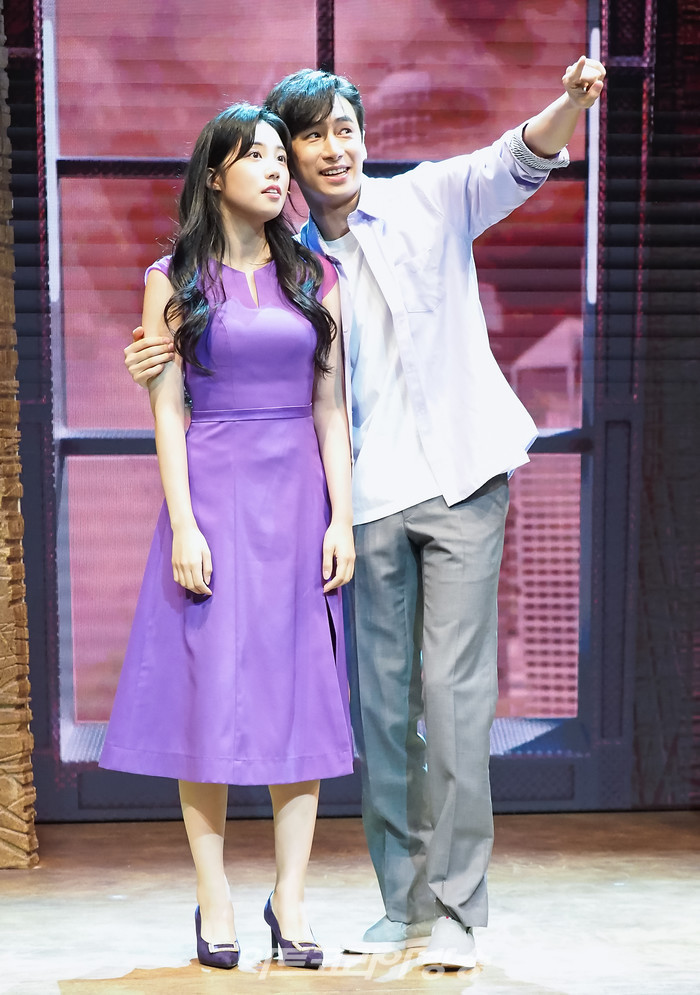 뮤지컬 '인간의 법정' 프레스콜(회사원 한시로 역 선한국, 안드로이드 카운슬러 역 이상아) 2022.10.06 사진 ⓒ아트코리아방송 이용선 기자