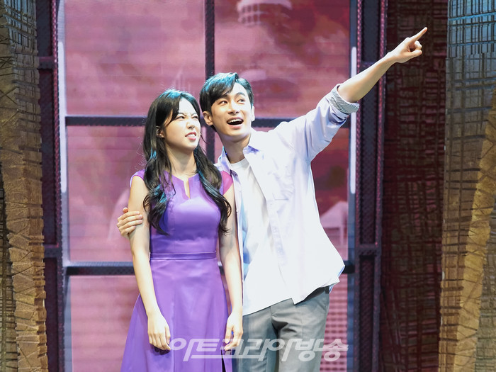 뮤지컬 '인간의 법정' 프레스콜(회사원 한시로 역 선한국, 안드로이드 카운슬러 역 이상아) 2022.10.06 사진 ⓒ아트코리아방송 이용선 기자