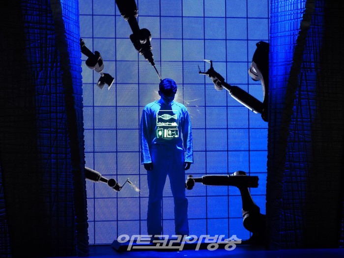 뮤지컬 '인간의 법정' 프레스콜(안드로이드 아오 역 류찬열) 2022.10.06 사진 ⓒ아트코리아방송 이용선 기자