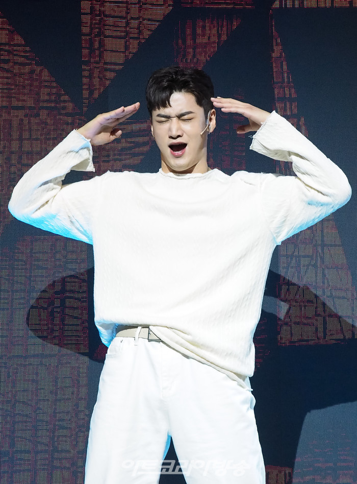 뮤지컬 '인간의 법정' 프레스콜(안드로이드 아오 역 류찬열) 2022.10.06 사진 ⓒ아트코리아방송 이용선 기자