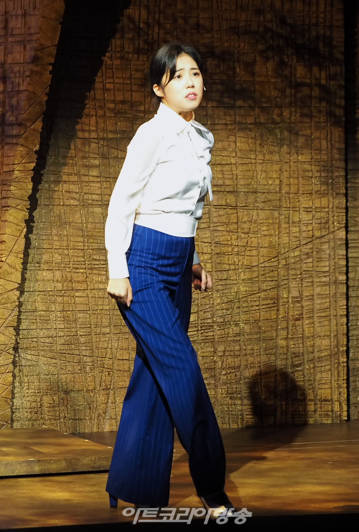 뮤지컬 '인간의 법정' 프레스콜(안드로이드 카운슬러 역 이상아) 2022.10.06 사진 ⓒ아트코리아방송 이용선 기자