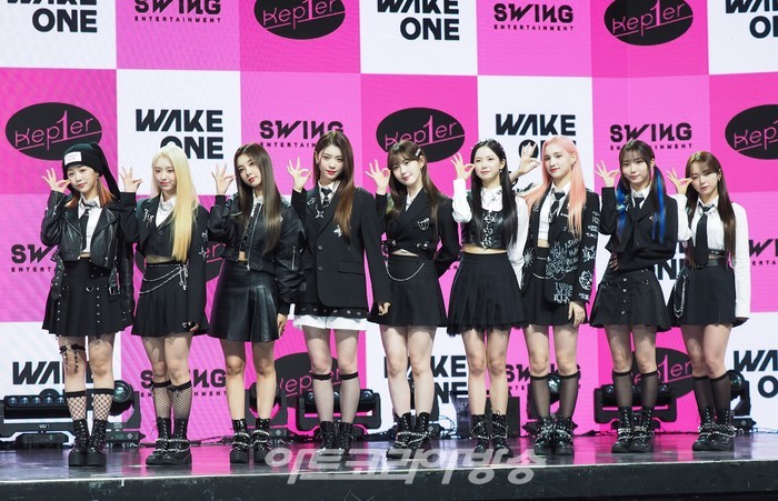 케플러 세 번째 미니앨범 '트러블슈터'(TROUBLESHOOTER) 발매 기념 쇼케이스(왼쪽부터 히카루, 강예서,김다연, 샤오팅, 김채연, 최유진, 휴닝바히에, 서영은, 마시로). 2022.10.13 사진 ⓒ아트코리아방송 이용선 기자