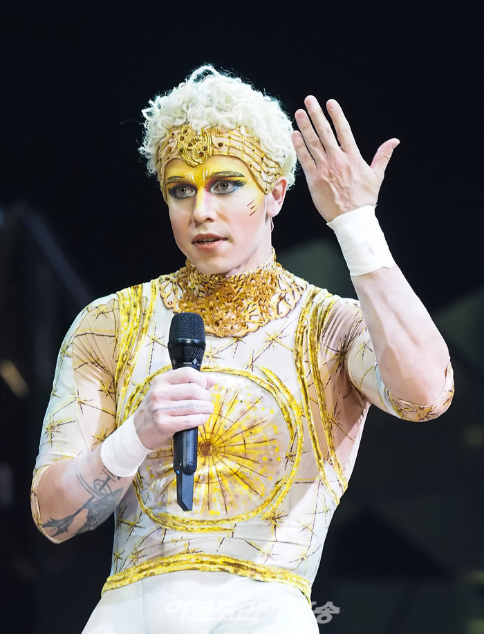 태양의 서커스 '뉴 알레그리아' 프레스콜(아메드 투니치아니(Ammed Tuniziani) 플라잉 트라페즈). 2022.10.20 사진 ⓒ아트코리아방송 이용선 기자