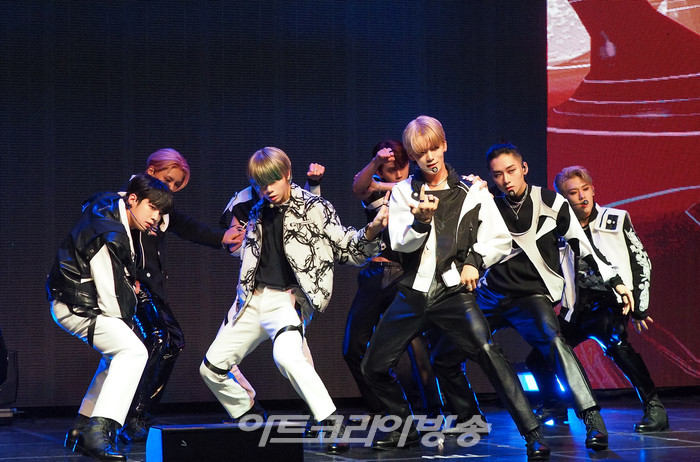 TFN(티에프앤) 미니앨범 '비포 선라이즈 파트.4(BEFORE SUNRISE Part.4 )' 발매 기념 쇼케이스(왼쪽부터 레오, 카이리, 건우, 제로, 온, 키오, 케빈, 노아) 2022.10.26 사진 ⓒ아트코리아방송 이용선 기자​