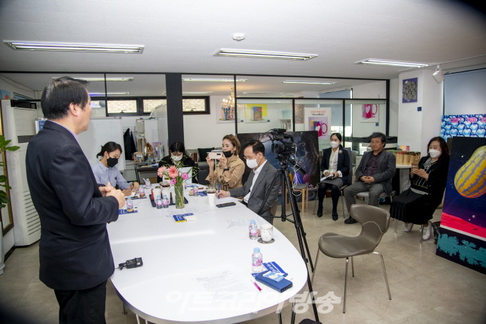 비채아트뮤지엄 갤러리 '싱가폴 국제아트페어 참가, 상상을 깨우다-Dreamability展'기자간담회