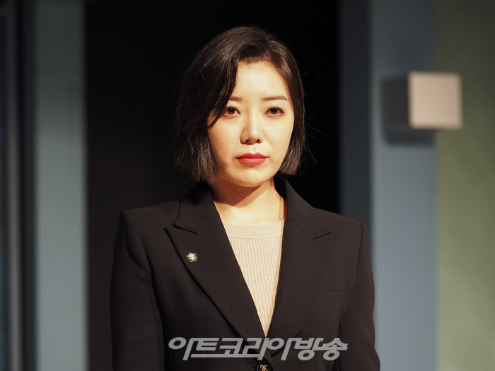 연극 '진짜나쁜소녀' 프레스콜(김안나 역 하지영) 2022.11.11 사진 ⓒ아트코리아방송 이용선 기자