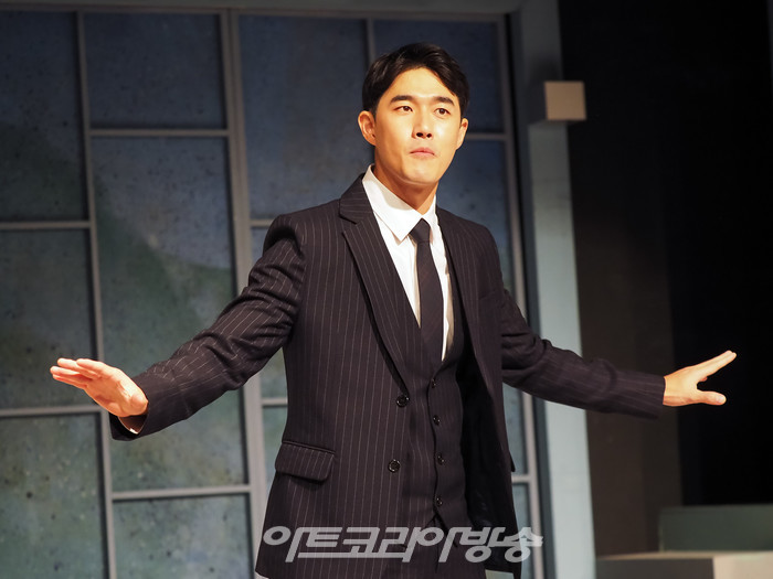연극 '진짜나쁜소녀' 프레스콜(이무길 역 김호창) 2022.11.11 사진 ⓒ아트코리아방송 이용선 기자
