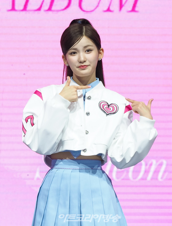 [AK포토] 첫사랑 수아, '♥러브티콘 기억하세요'