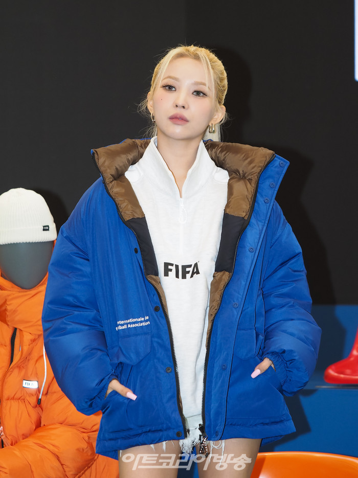 '피파OLP(FIFA Official Licensed Product)' 피파OLP 스타디움 팝업 스토어((여자)아이들 전소연) 2022.11 18 사진 ⓒ아트코리아방송 이용선 기자​