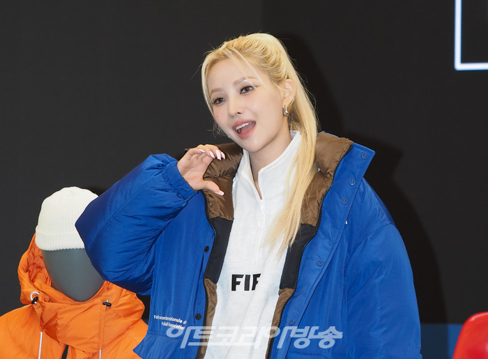 '피파OLP(FIFA Official Licensed Product)' 피파OLP 스타디움 팝업 스토어((여자)아이들 전소연) 2022.11 18 사진 ⓒ아트코리아방송 이용선 기자​