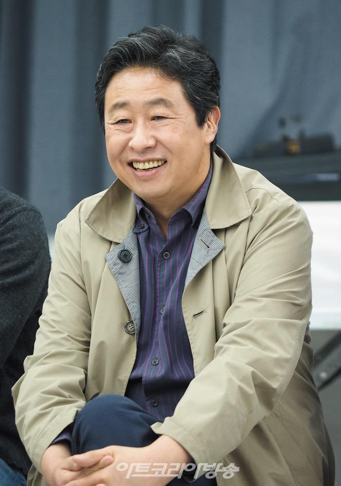 연극 '광부화가들' 연습실 공개(로버트 라이언 역 박원상). 2022.11 18 사진 ⓒ아트코리아방송 이용선 기자​