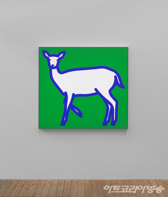 줄리안 오피(b. 1958) Deer 1.2020 Aluminum, nylon, and lights 128 x 140 x 9 cm  / KUKJE GALLERY
