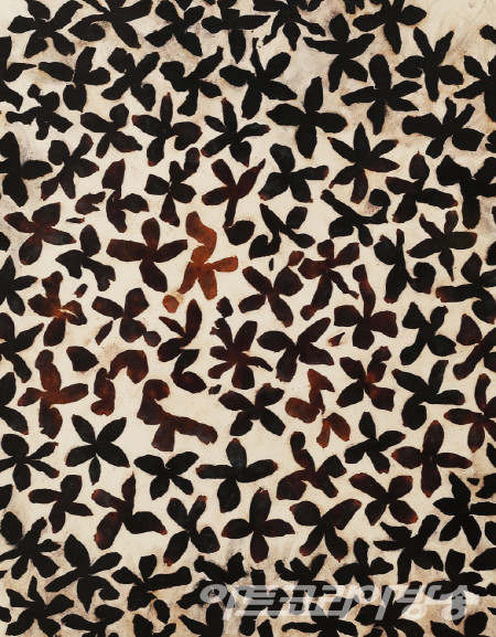 Nature in Food - 포도껍질_61x61xD3cm_수채화지에 포도껍질_2022 / 김순임作