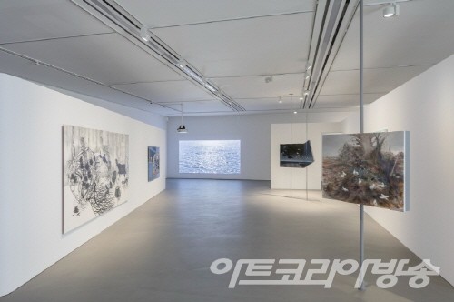 물거품, 휘파람 展