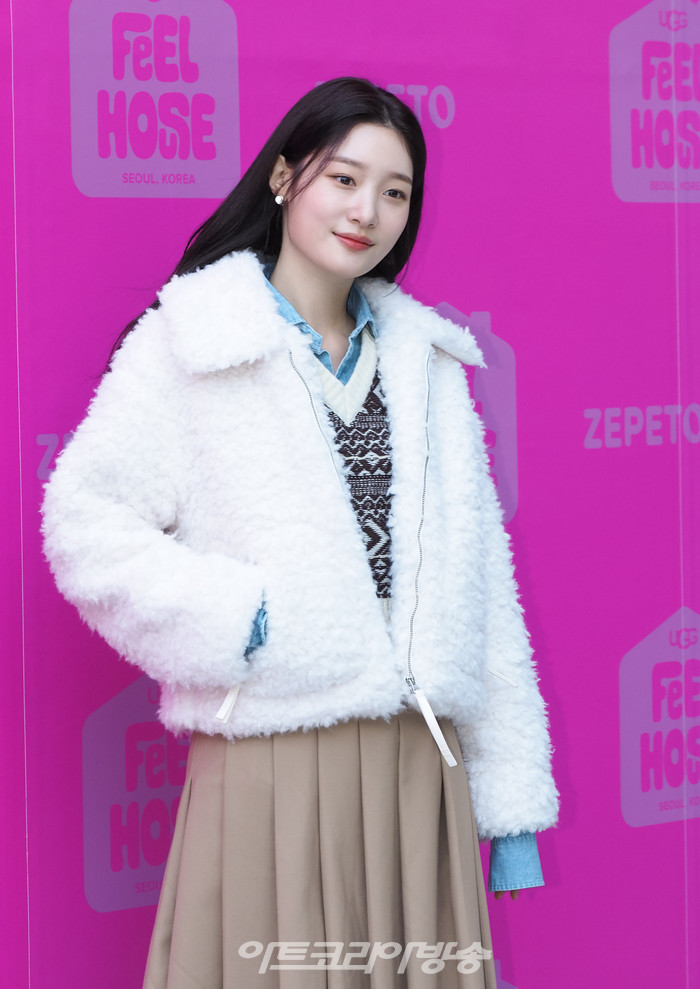 어그x제페토 FEEL HOUSE 팝업 론칭 기념 포토월 행사(정채연) 2022.11.24 사진 ⓒ아트코리아방송 이용선 기자​