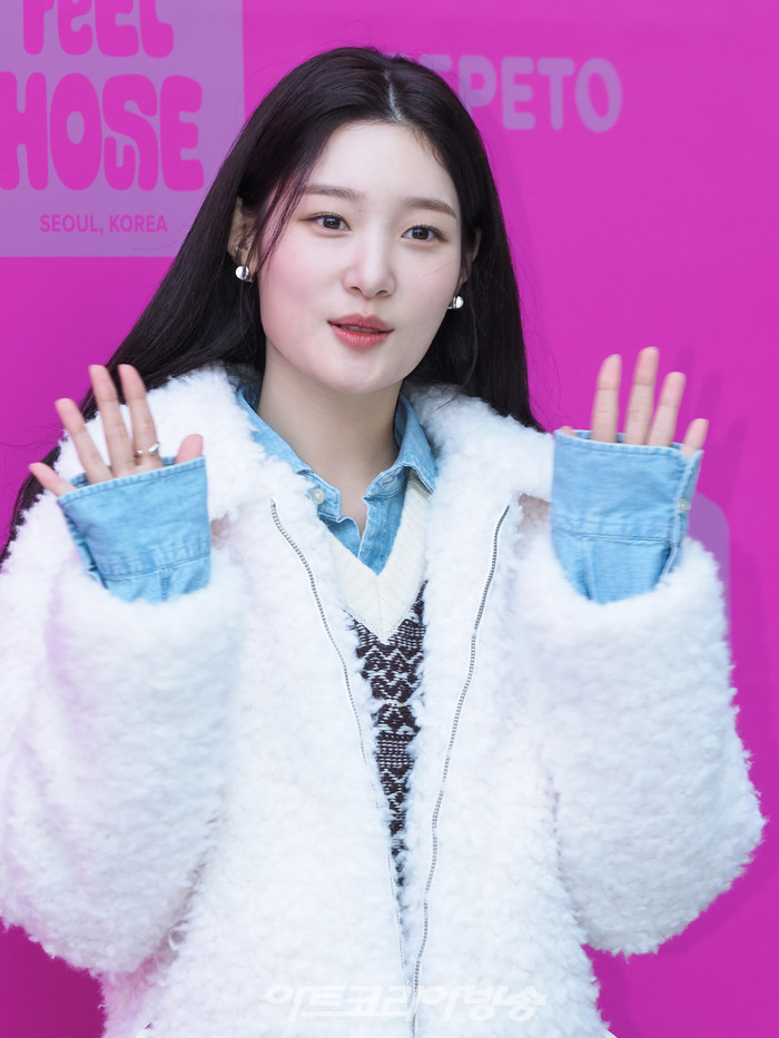 어그x제페토 FEEL HOUSE 팝업 론칭 기념 포토월 행사(정채연) 2022.11.24 사진 ⓒ아트코리아방송 이용선 기자​