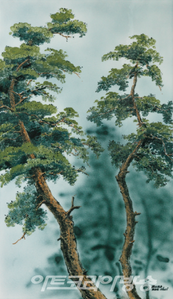 세한삼우-송(2) 2020, 백자도판1330℃ 환원소성 44x81cm