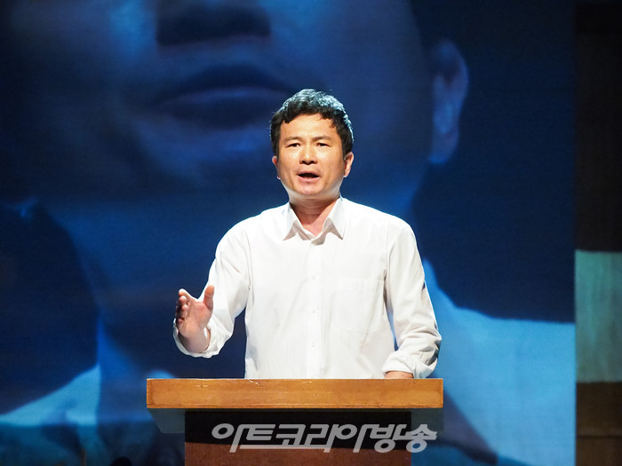 연극 '벗' 프레스콜(정진우역 정나진) 2022.12.01 사진 ⓒ아트코리아방송 이용선 기자​